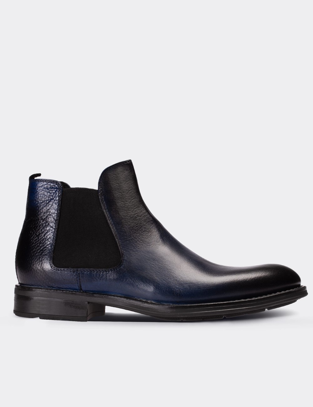 Navy  Leather Chelsea Boots - 01620MMVIC02