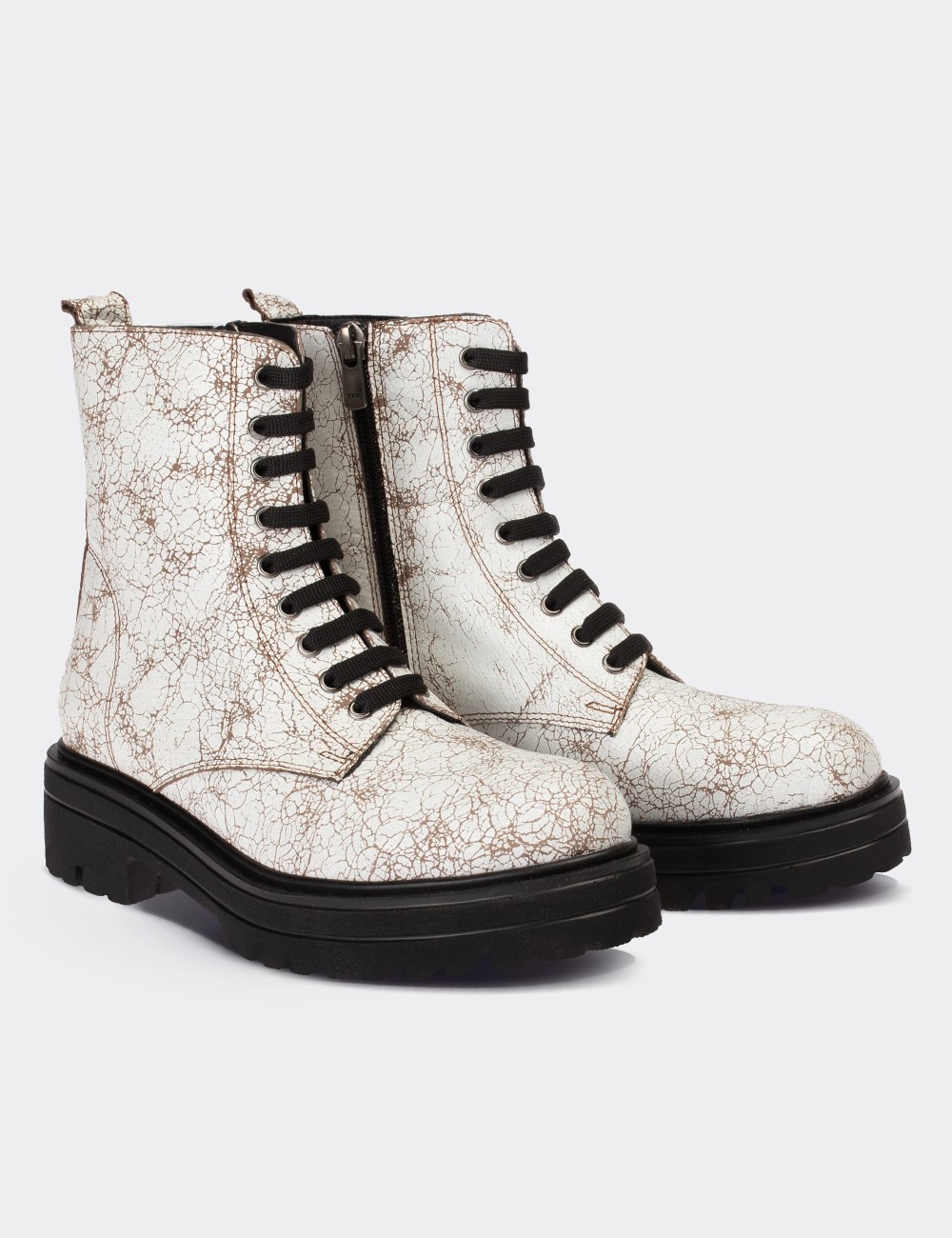 White  Leather Postal Boots - 01814ZBYZE01